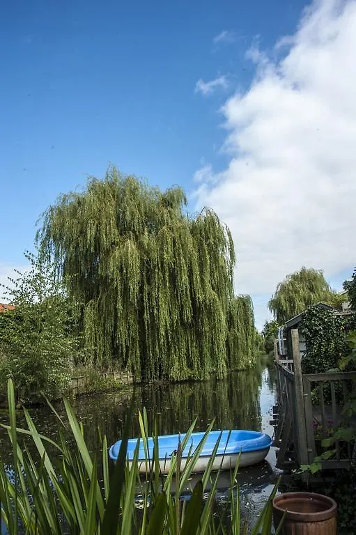 Canal Garden Apartment Staywell Amsterdam